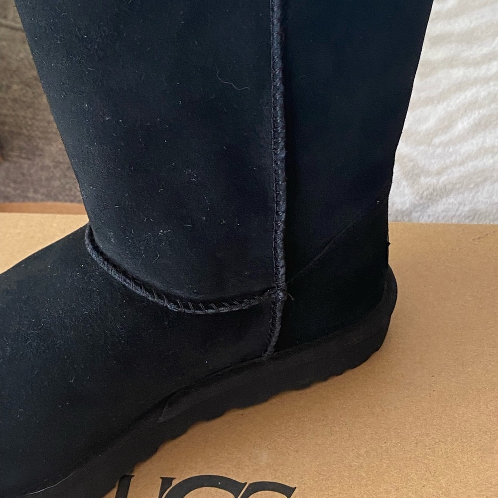 NEW UGG Black womens boots. - Picture 4 of 6